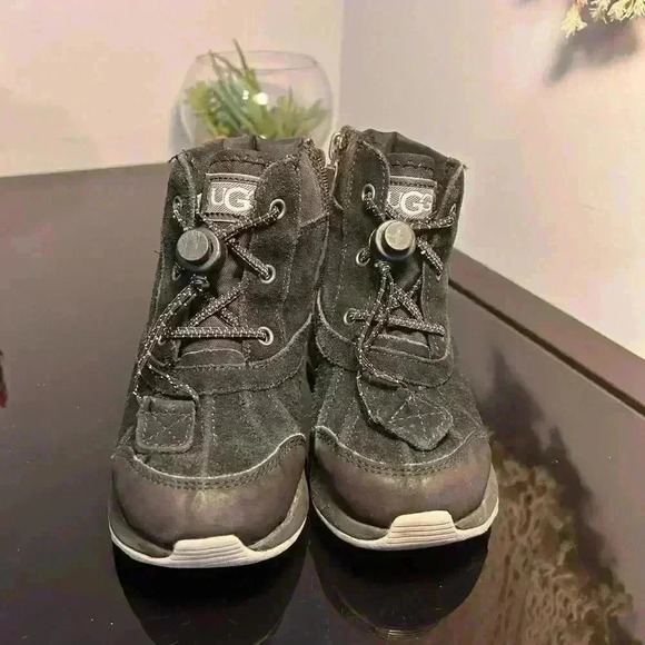 UGG KIDS Waterproof  Black Boots Insulated size 10 -Turlock Weather Model- - Picture 3 of 7